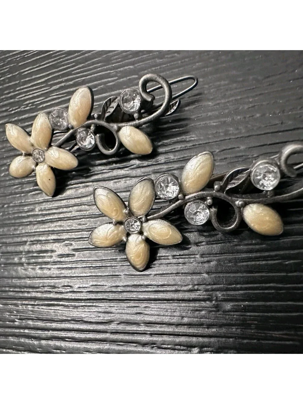 Lot Of 2 Vintage Goody Silver Tone Hair Clips Floral Faux Pearl EUC